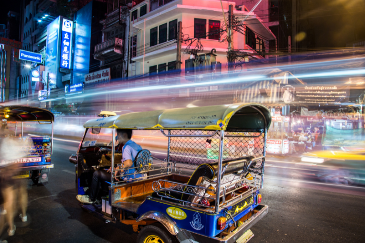Thái Lan 73 Xe Tuktuk là nét di chuyển đặc trưng tại Thái Lan